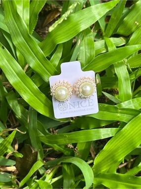 Gold Pearl Halo Stud Earrings - Cream Pearl